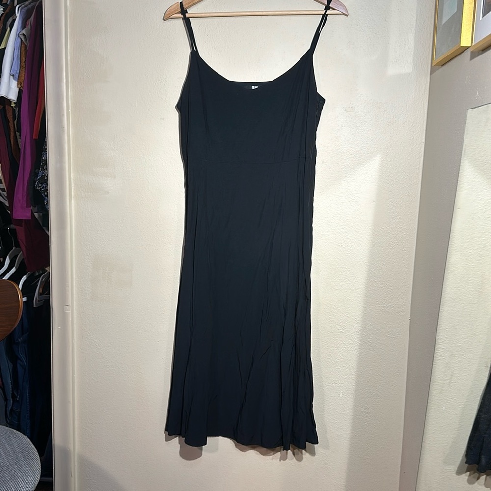 Uniqlo black adjustable spaghetti strip slip dress sz Large 90’s darted sideslit